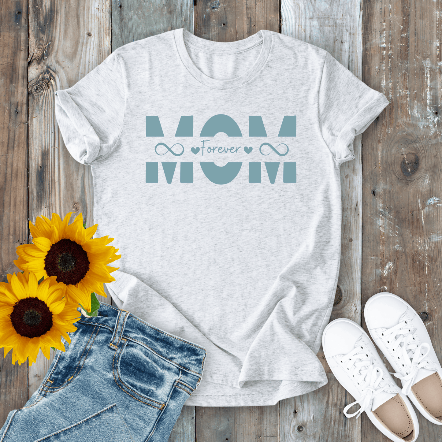 mom life tee that says Mom Forever T-Shirt for moms