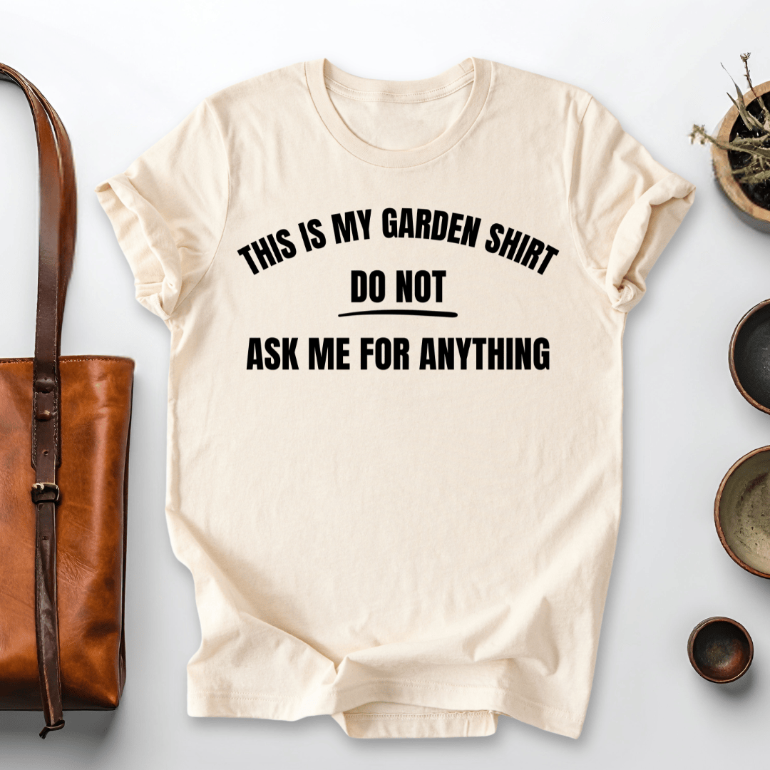 mom life tee that says Gardening Mom T-Shirt for moms