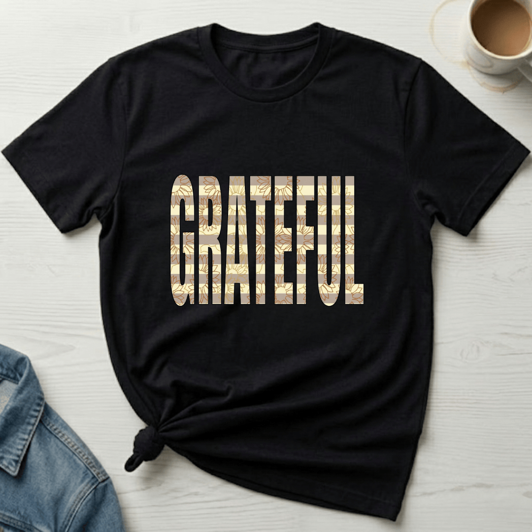 mom life tee that says Grateful Floral Mom T-Shirt for moms