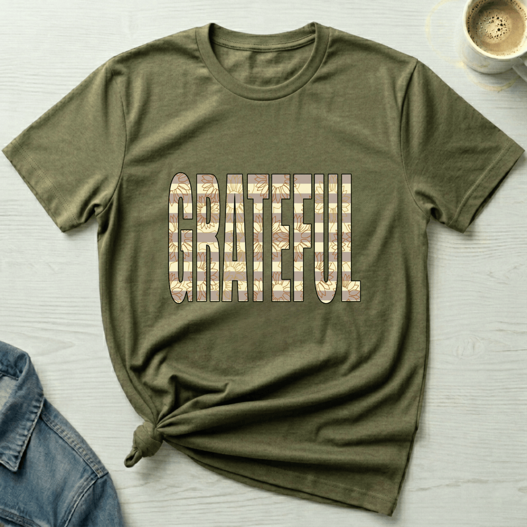 mom life tee that says Grateful Floral Mom T-Shirt for moms