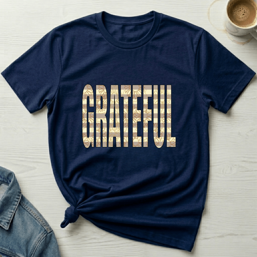 mom life tee that says Grateful Floral Mom T-Shirt for moms