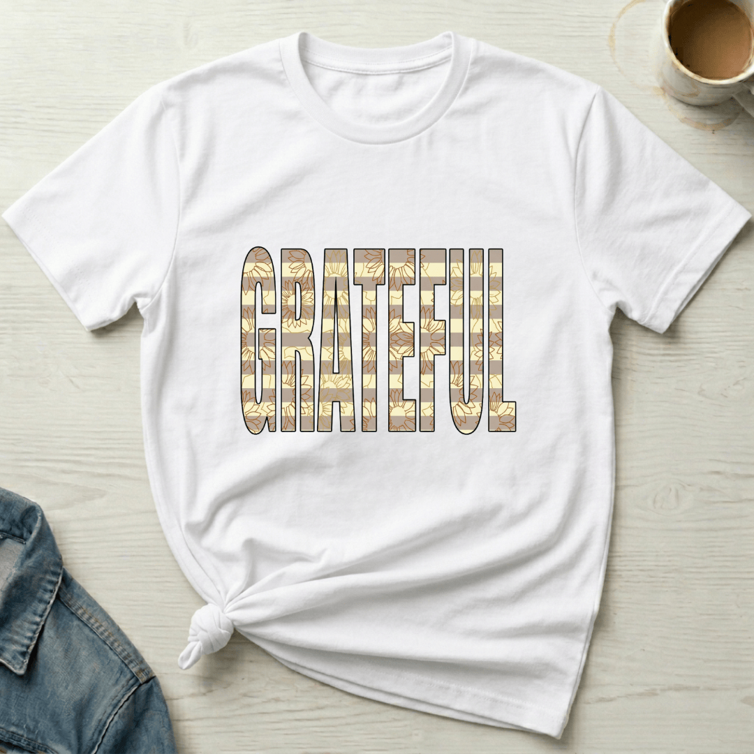 mom life tee that says Grateful Floral Mom T-Shirt for moms