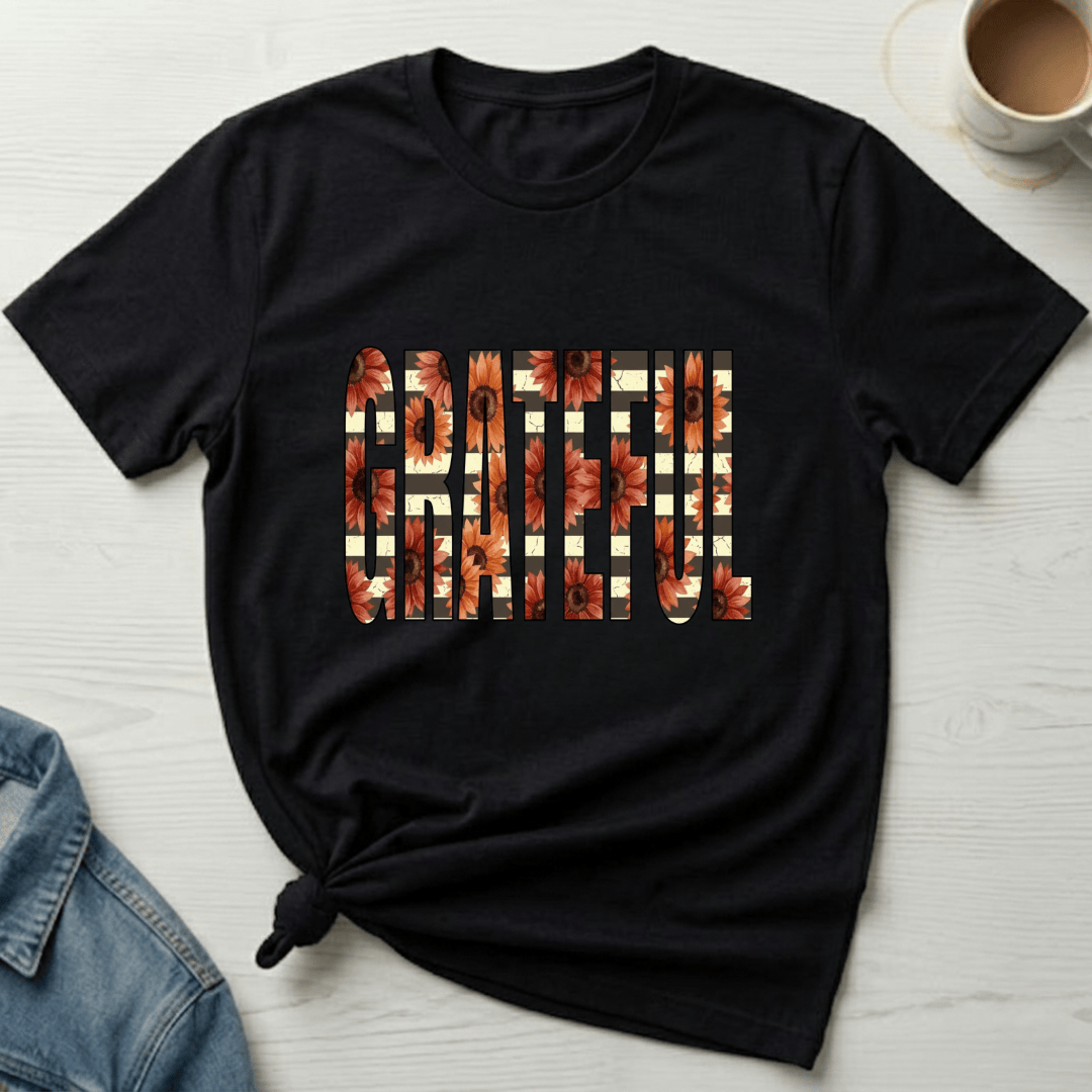 mom life tee that says Grateful Mom T-Shirt for moms