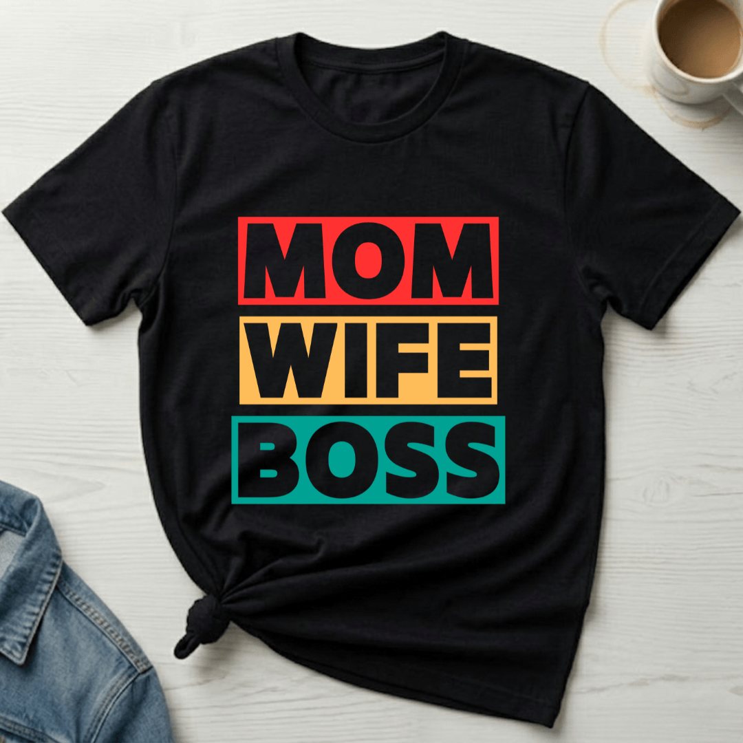 mom life tee that says Mom Boss T-Shirt for moms