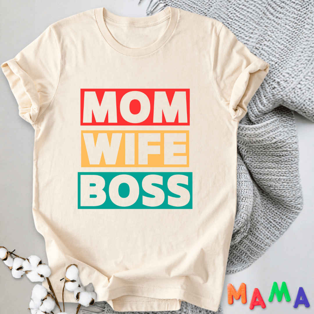 mom life tee that says Mom Boss T-Shirt for moms