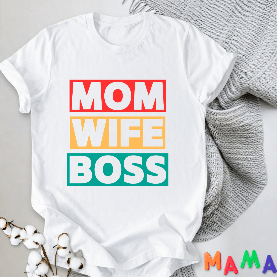 mom life tee that says Mom Boss T-Shirt for moms
